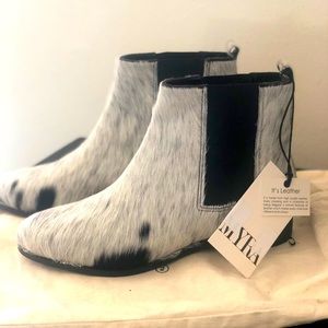 Womens Sz 9 Leather & Fur Boots,  NWT black & white